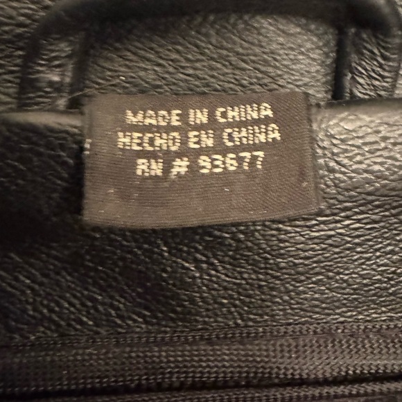 St. John’s Bay Vintage Leather Jacket Mens Size XL
90’s bomber zipper - Picture 5 of 12